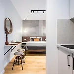 Апартаменти Amazing Terrace Bright - Amzei Square Бухарест